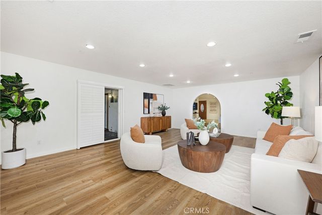 7333 Via Rio Nido, Downey, CA 90241