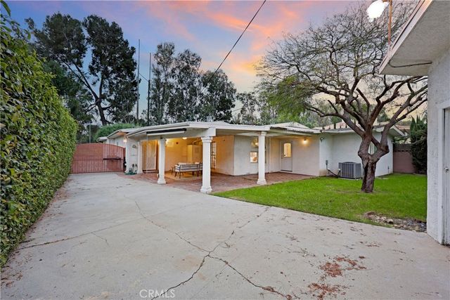 7333 Via Rio Nido, Downey, CA 90241
