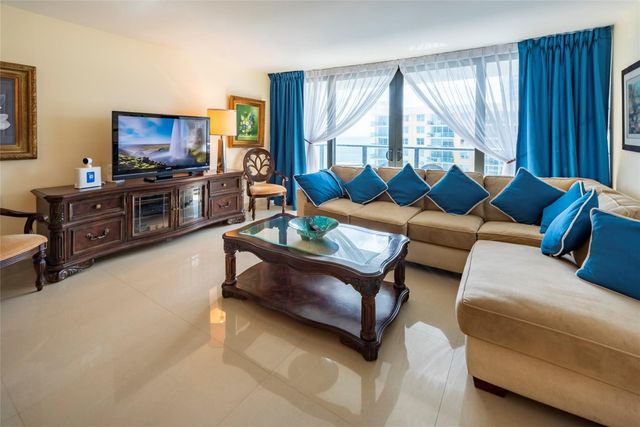 2301 S Ocean Drive 1608, Hollywood, FL 33019