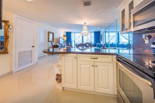 2301 S Ocean Drive 1608, Hollywood, FL 33019