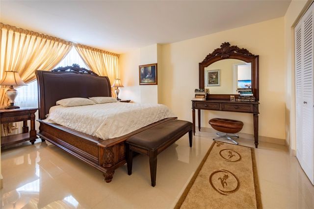 2301 S Ocean Drive 1608, Hollywood, FL 33019