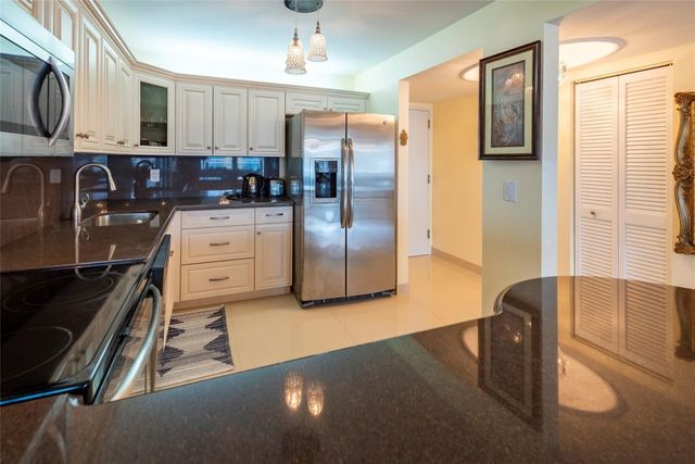 2301 S Ocean Drive 1608, Hollywood, FL 33019