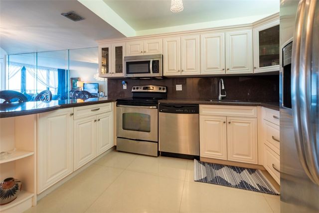 2301 S Ocean Drive 1608, Hollywood, FL 33019