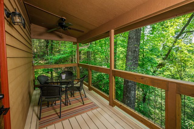456 Patterson Ln, Gatlinburg, TN 37738