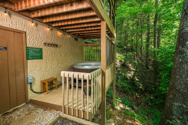 456 Patterson Ln, Gatlinburg, TN 37738