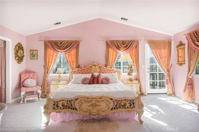 23594 Hillside Drive, Crestline, CA 92325