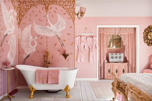 23594 Hillside Drive, Crestline, CA 92325