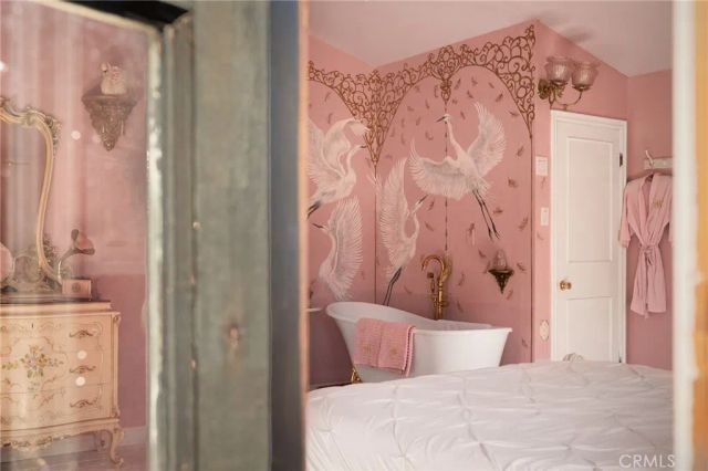 23594 Hillside Drive, Crestline, CA 92325