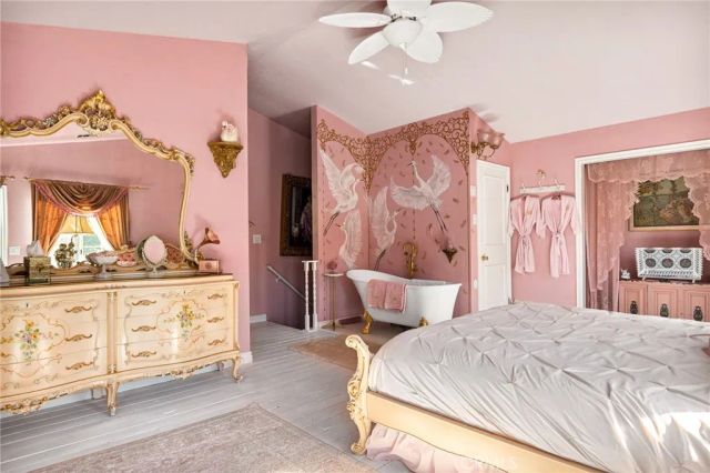 23594 Hillside Drive, Crestline, CA 92325