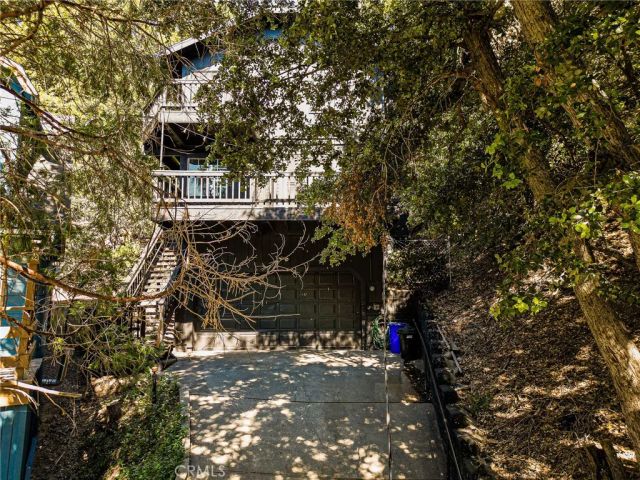 23594 Hillside Drive, Crestline, CA 92325