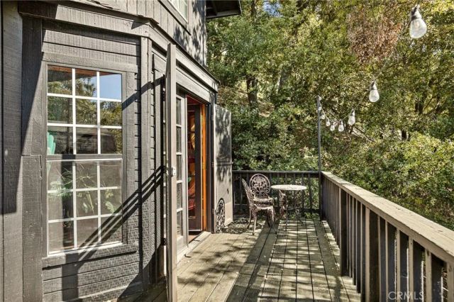 23594 Hillside Drive, Crestline, CA 92325