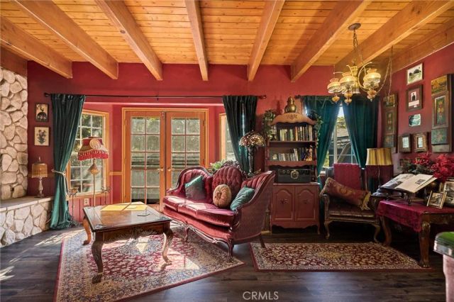 23594 Hillside Drive, Crestline, CA 92325