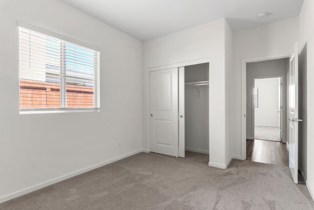 1040 Merrimack St, Roseville, CA 95747