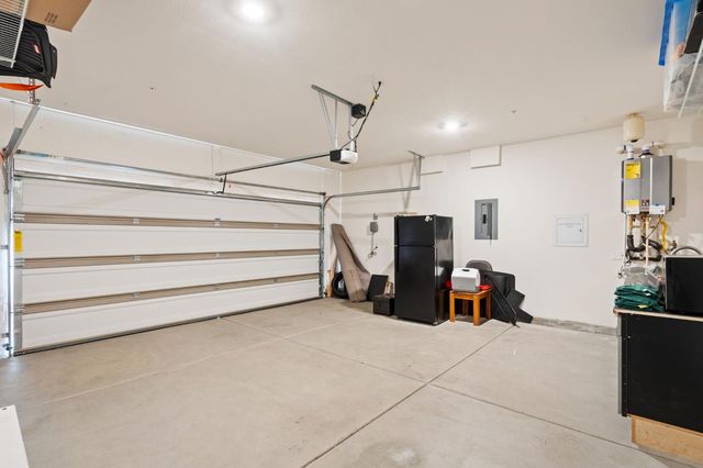 1040 Merrimack St, Roseville, CA 95747