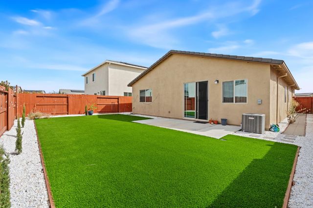 1040 Merrimack St, Roseville, CA 95747