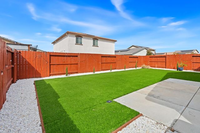 1040 Merrimack St, Roseville, CA 95747