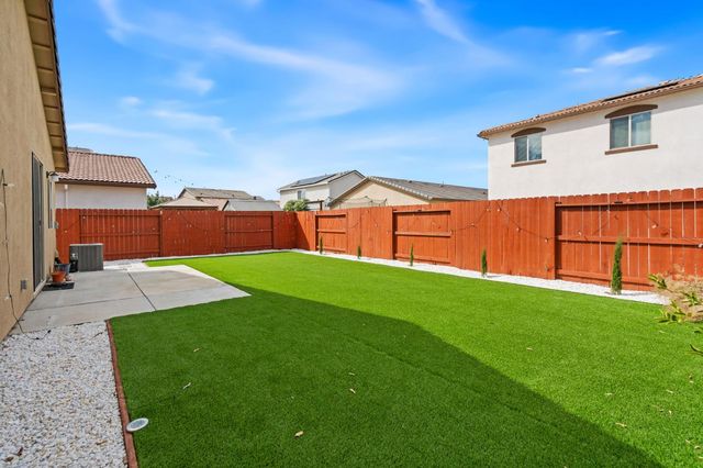 1040 Merrimack St, Roseville, CA 95747