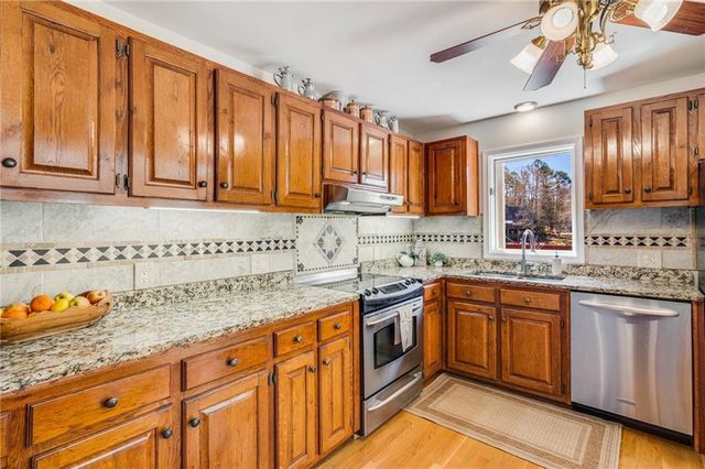 555 Rainbow Lake Drive, Dawsonville, GA 30534