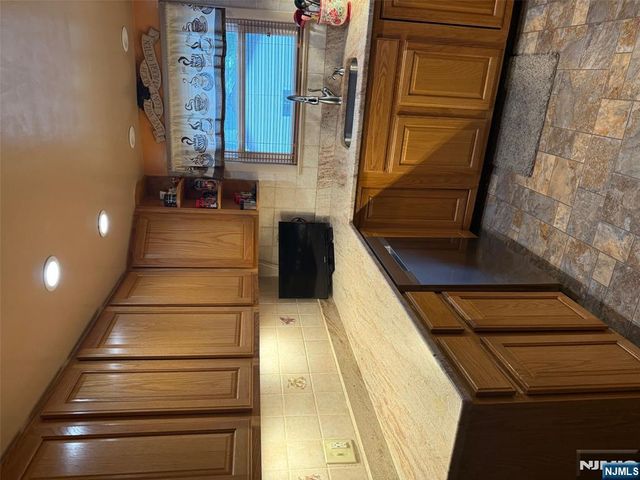 431 Sussex Road, Wood Ridge, NJ 07075