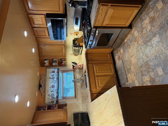431 Sussex Road, Wood Ridge, NJ 07075