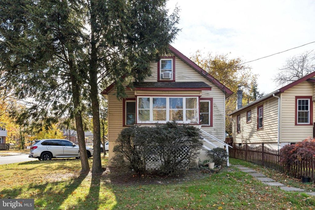 133 S LAFAYETTE AVE, Morrisville, PA 19067