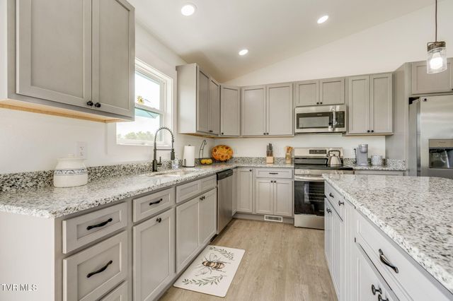 5920 Snapps Ferry Road, Afton, TN 37616