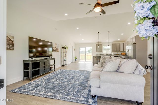 5920 Snapps Ferry Road, Afton, TN 37616