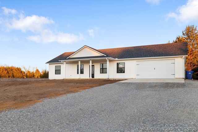 63 Deerfield Road, Colbert, OK 74733