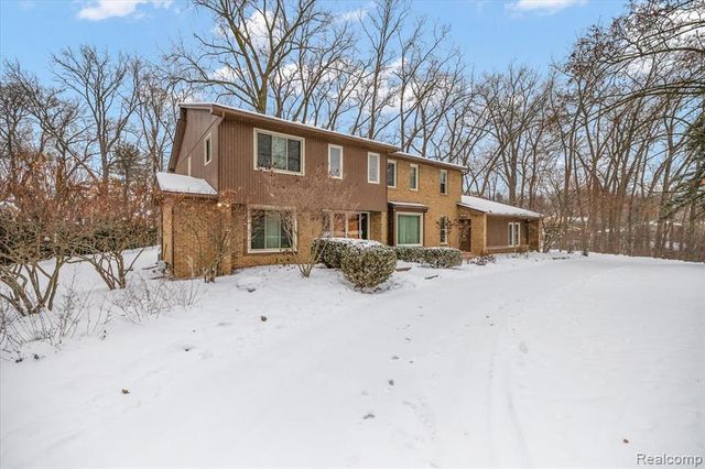 4539 Middleton Court, West Bloomfield, MI 48323