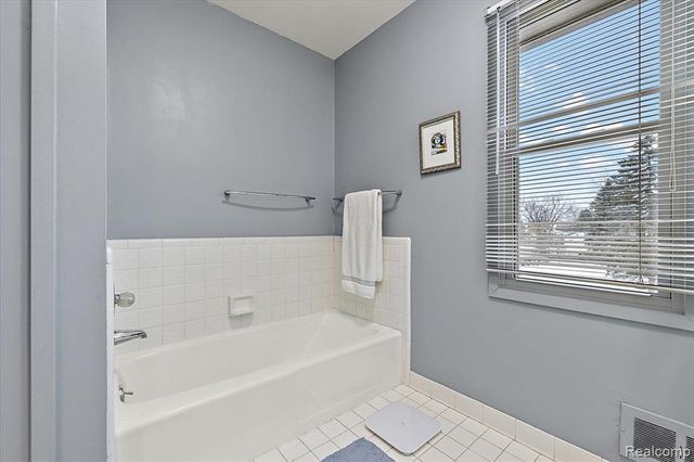 4539 Middleton Court, West Bloomfield, MI 48323