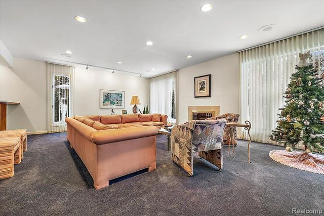 4539 Middleton Court, West Bloomfield, MI 48323