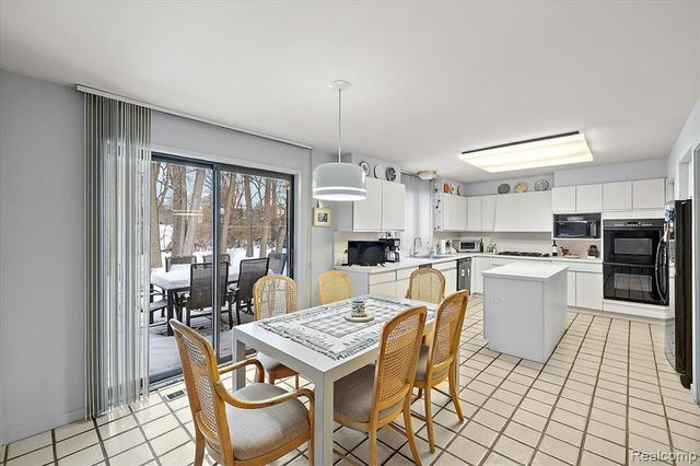 4539 Middleton Court, West Bloomfield, MI 48323