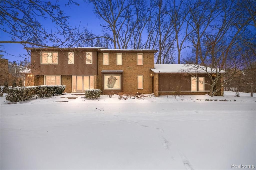 4539 Middleton Court, West Bloomfield, MI 48323