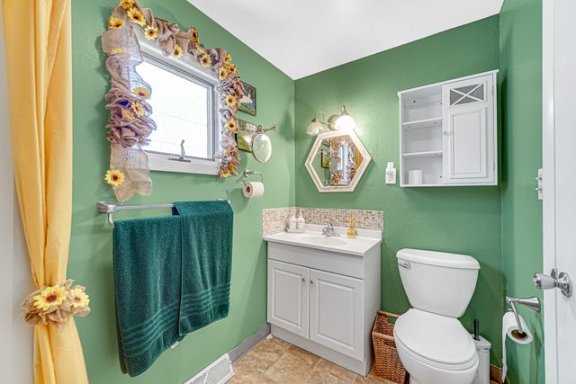 5027 E Woodland Drive, Knox, IN 46534