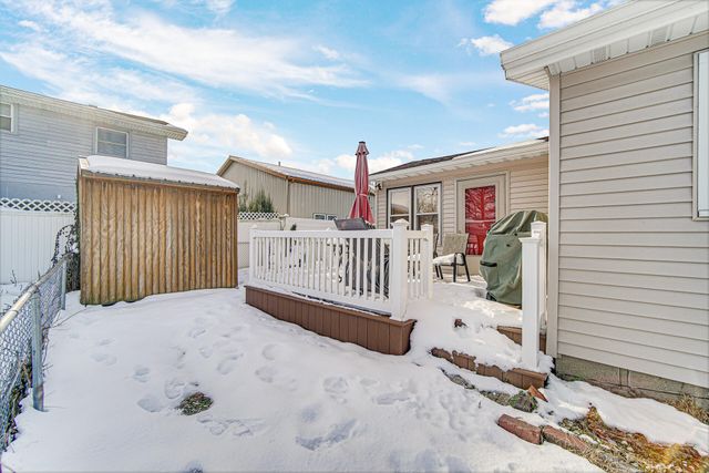 5027 E Woodland Drive, Knox, IN 46534