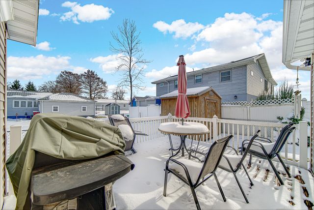 5027 E Woodland Drive, Knox, IN 46534