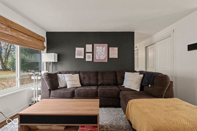 5220 Sunny Meade Lane, Indianapolis, IN 46208