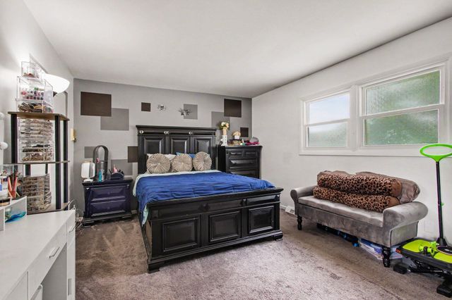 7331 W 83rd Lane, Crown Point, IN 46307