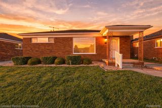 23131 Playview Street, St. Clair Shores, MI 48082