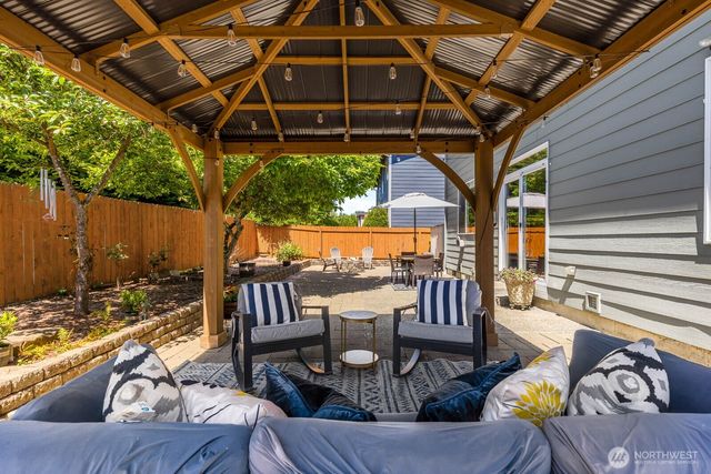 517 Pasco Place NE, Renton, WA 98059