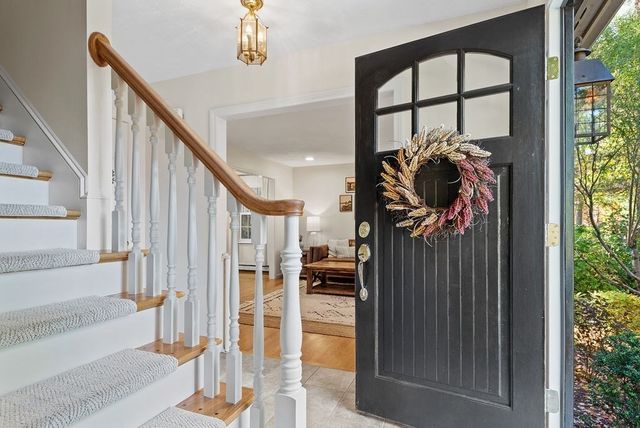 12 Essex St, Mansfield, MA 02048