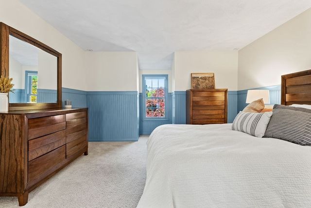 12 Essex St, Mansfield, MA 02048