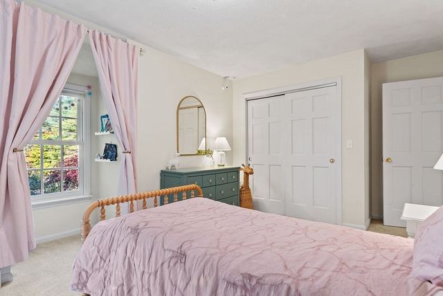 12 Essex St, Mansfield, MA 02048