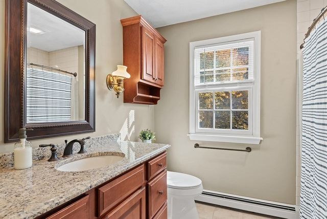 12 Essex St, Mansfield, MA 02048