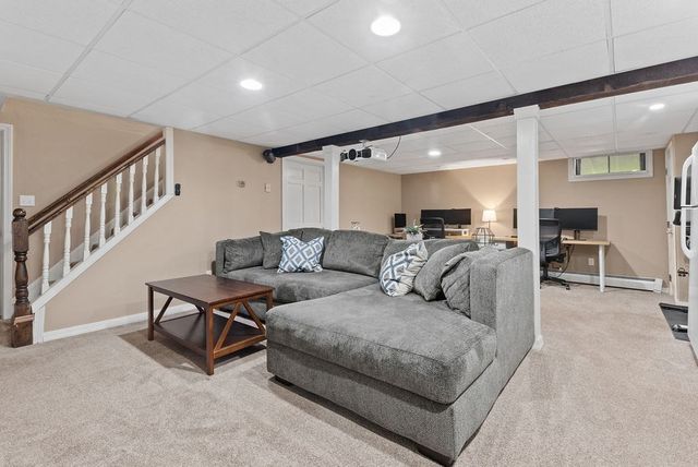 12 Essex St, Mansfield, MA 02048