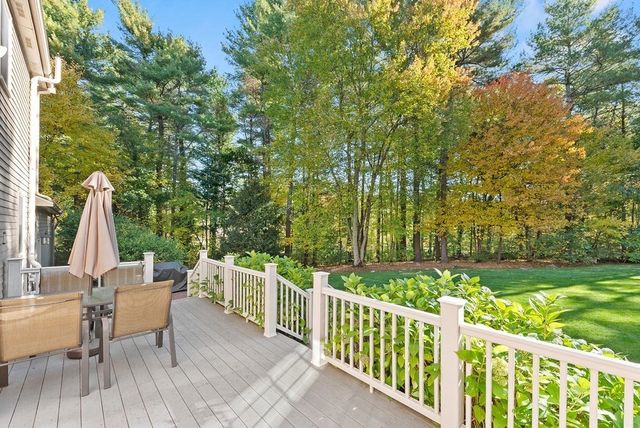 12 Essex St, Mansfield, MA 02048