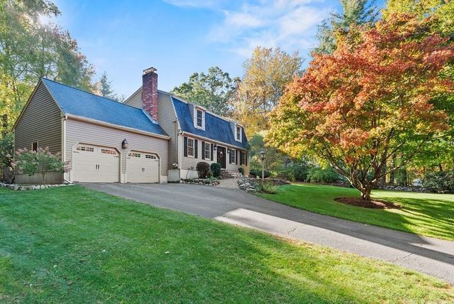 12 Essex St, Mansfield, MA 02048