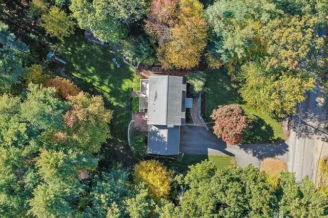 12 Essex St, Mansfield, MA 02048