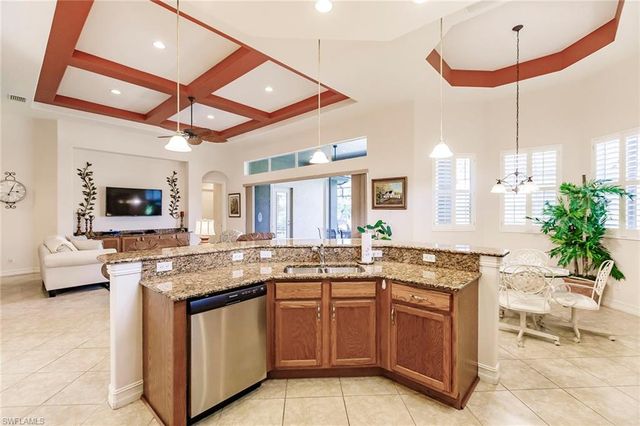 7684 Cottesmore DR, Naples, FL 34113