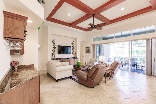 7684 Cottesmore DR, Naples, FL 34113